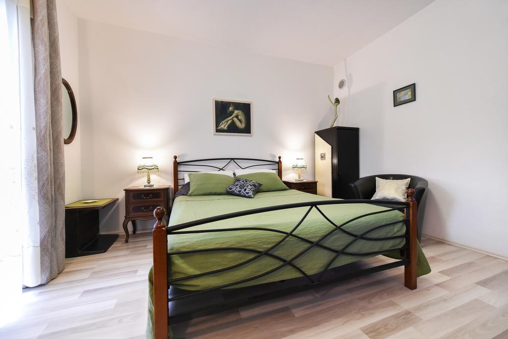 Apartments Dado ザダル エクステリア 写真