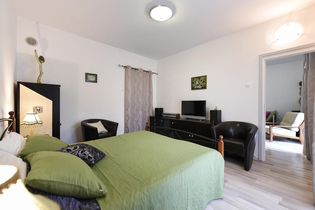 Apartments Dado ザダル エクステリア 写真